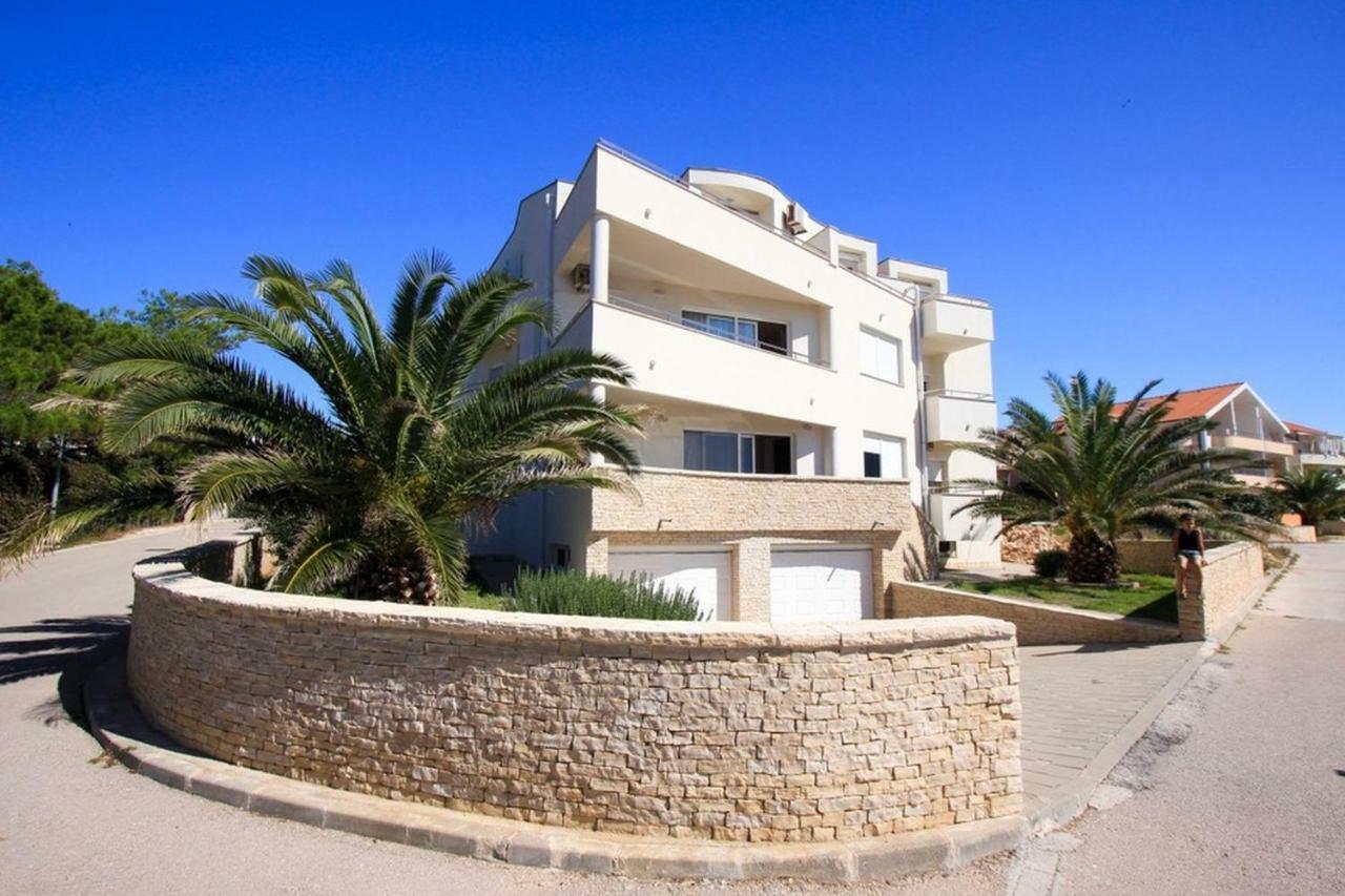 Apartments Franko Povljana Exterior photo